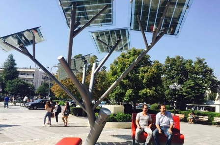 Болгария, инновации, солнечные батареи, деревья